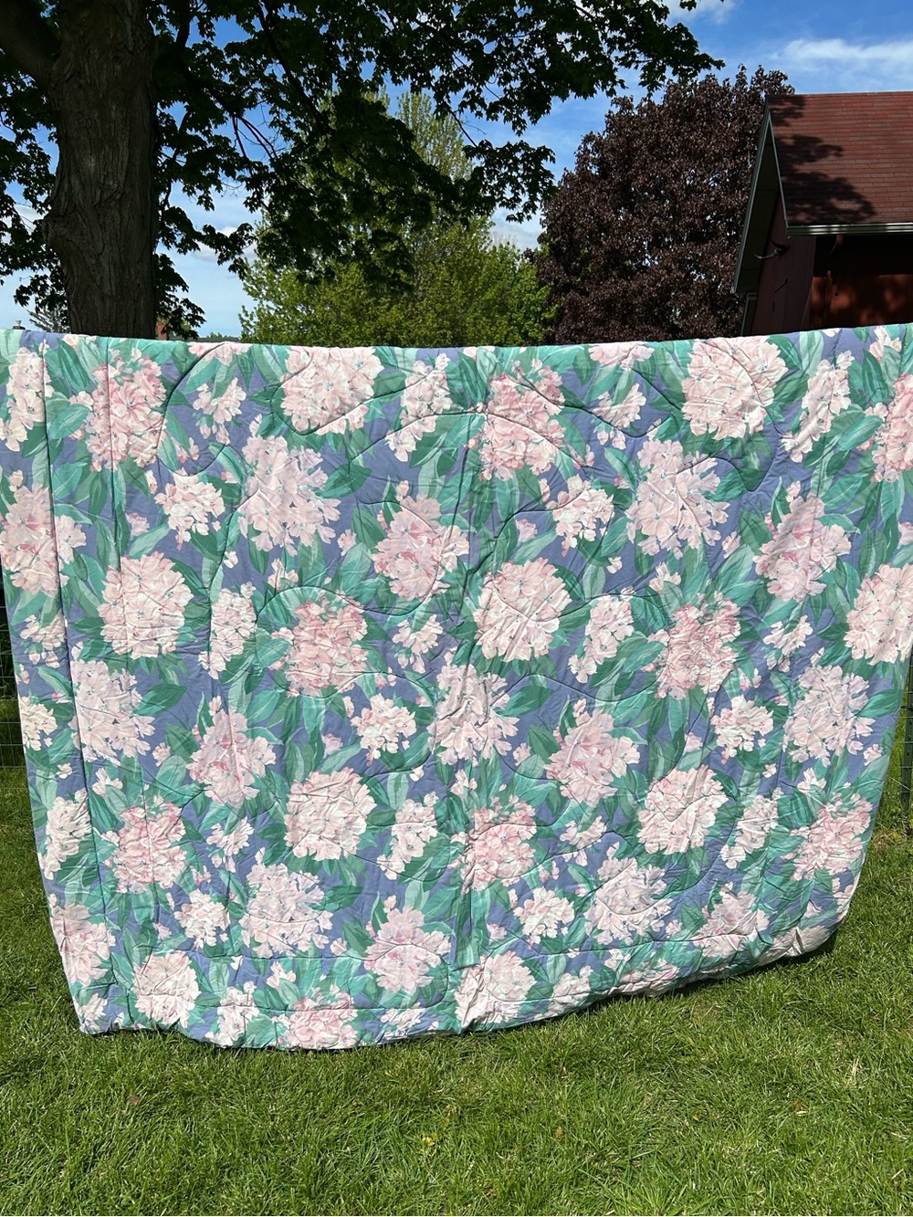 Vintage JP Stevens Floral Quilted Comforter full/queen size, 78”x84”, no stains